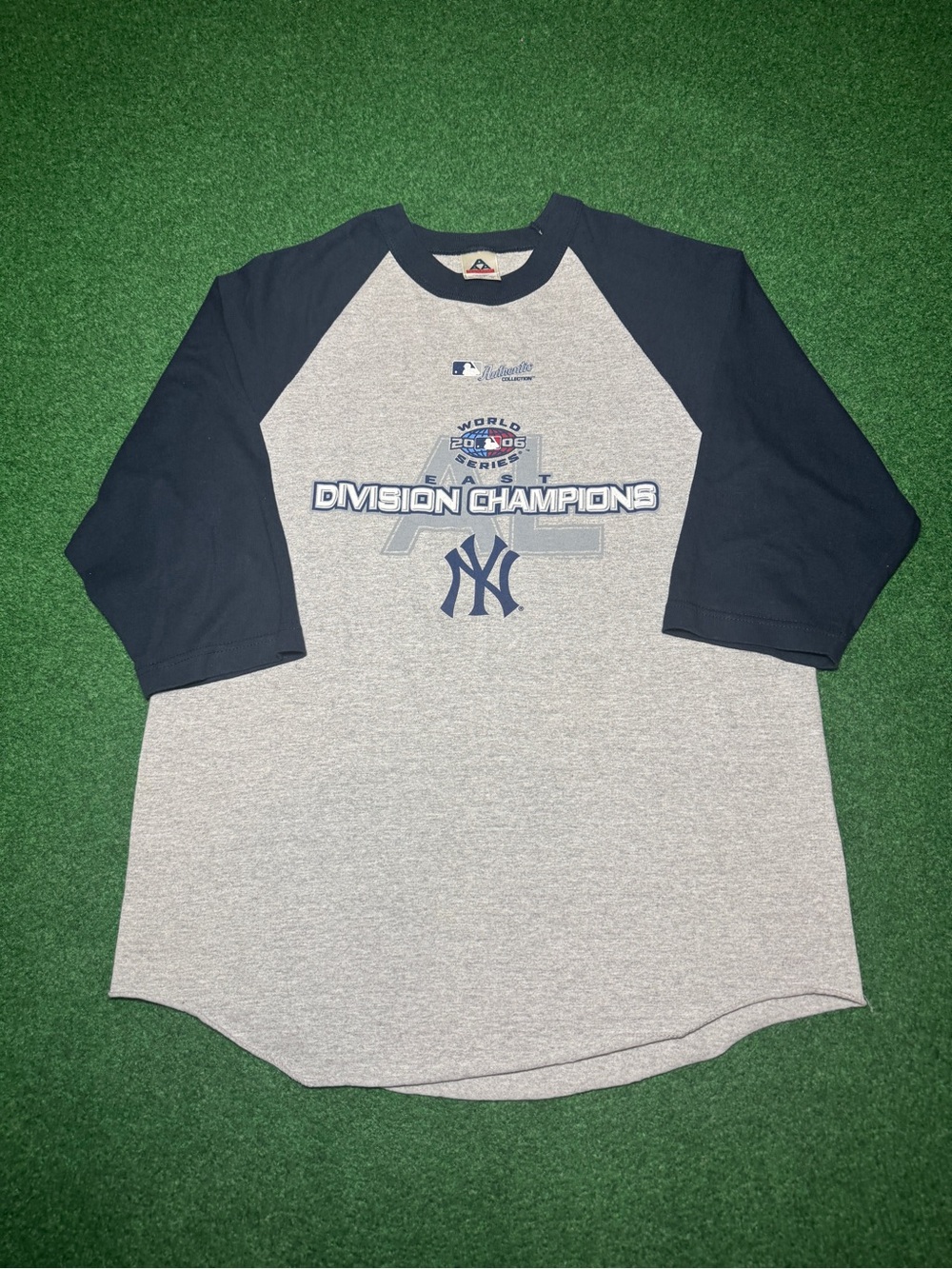 Vintage Y2K New York Yankees Baseball Tee T-shirt, MLB Division Champs (Large)